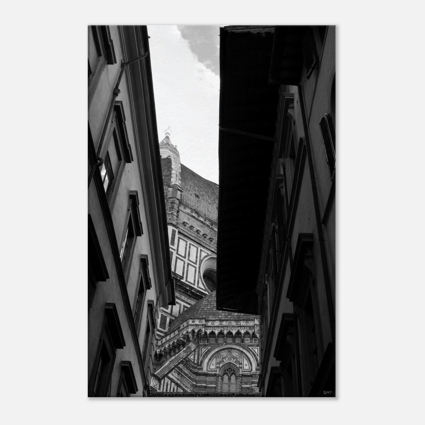 Duomo Looming Canvas Print 20x30